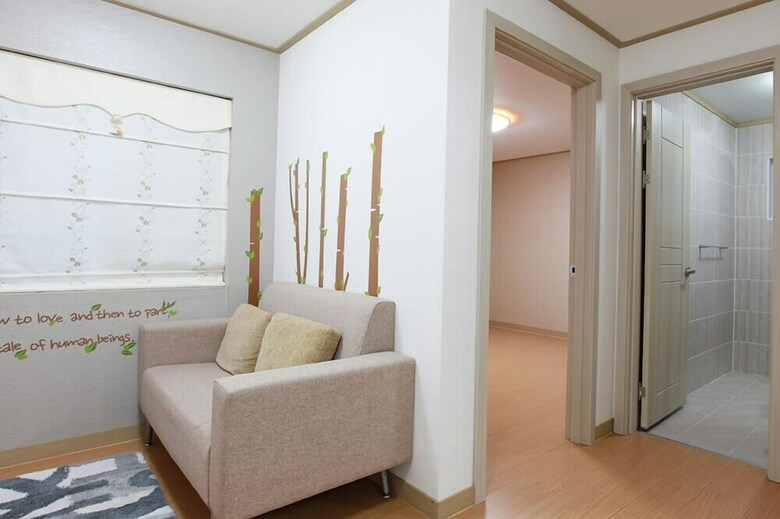 Ostar House