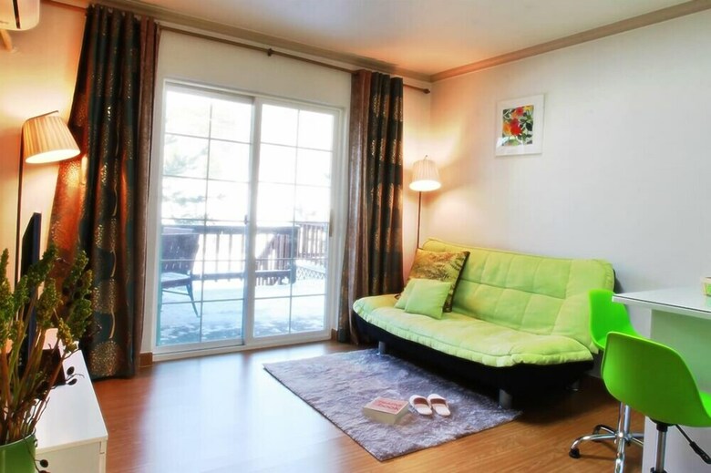 Ostar House