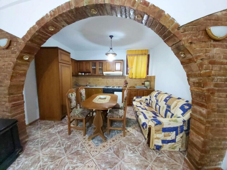 House With 2 Bedrooms In Berat, With Wifi