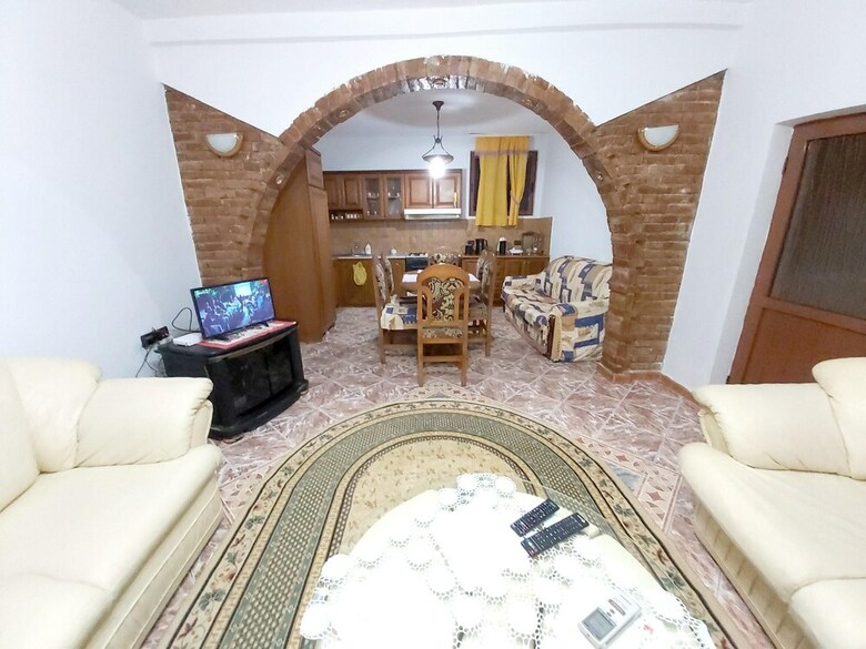 House With 2 Bedrooms In Berat, With Wifi