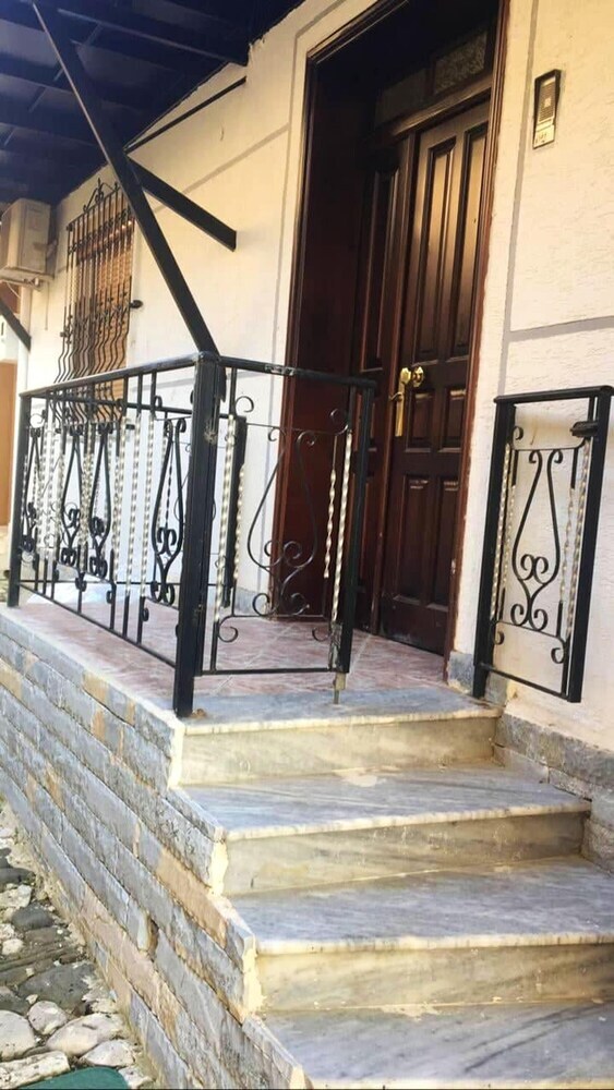 House With 2 Bedrooms In Berat, With Wifi