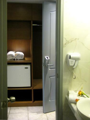 Achilles Hotel