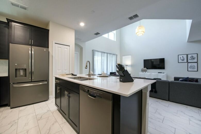 Modern Home With Pool At Storey Lake Sl2742
