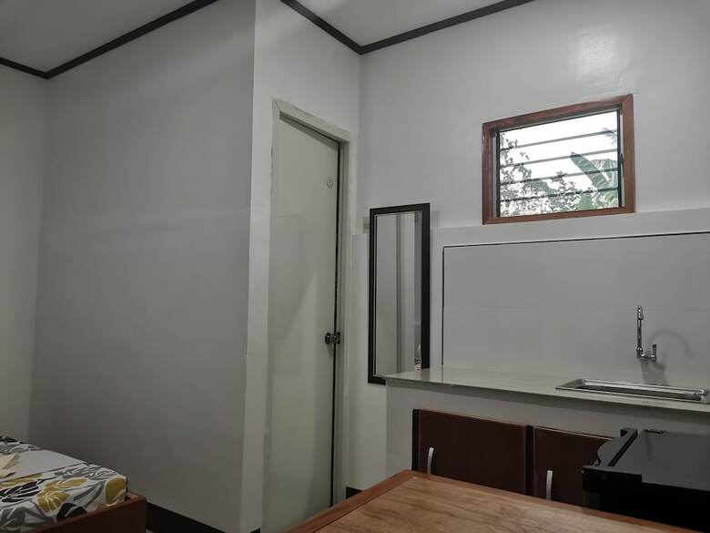 Hotel Cayabyabs Apartment
