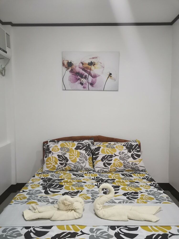 Hotel Cayabyabs Apartment
