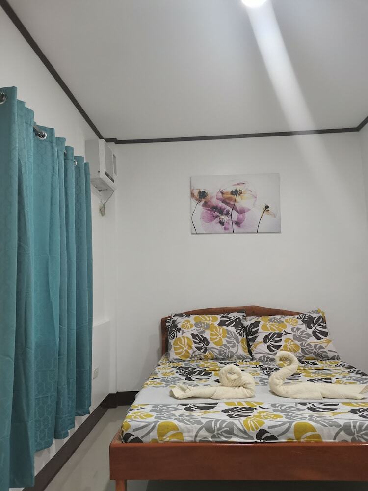 Hotel Cayabyabs Apartment