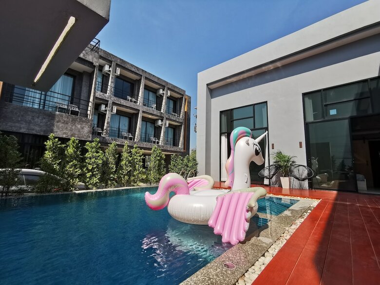 Lay Hotel