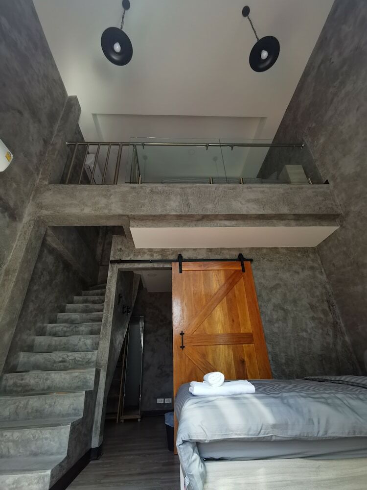 Lay Hotel