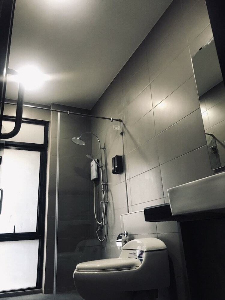Lay Hotel