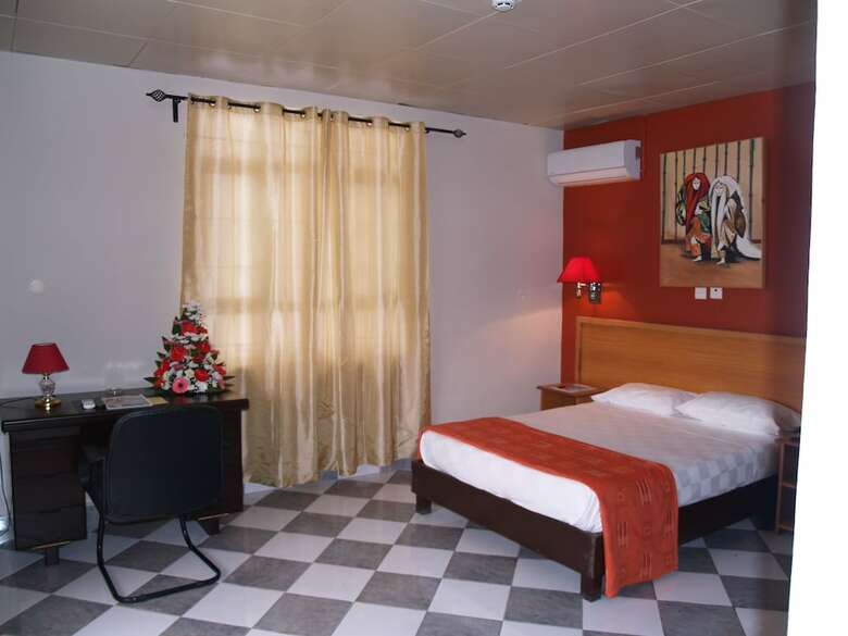 Champ De Mars Hotel