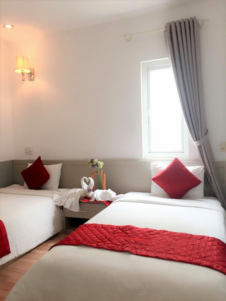 The Carnation Hotel Da Nang