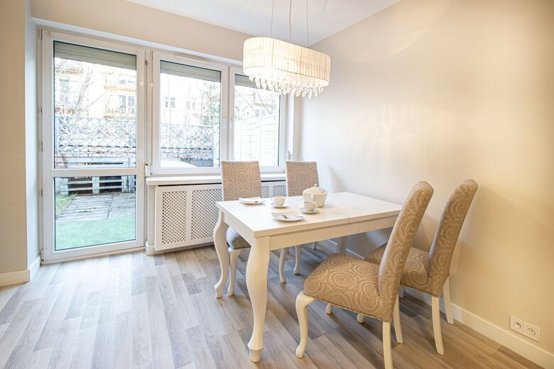 Ursynow Apartment With Garden