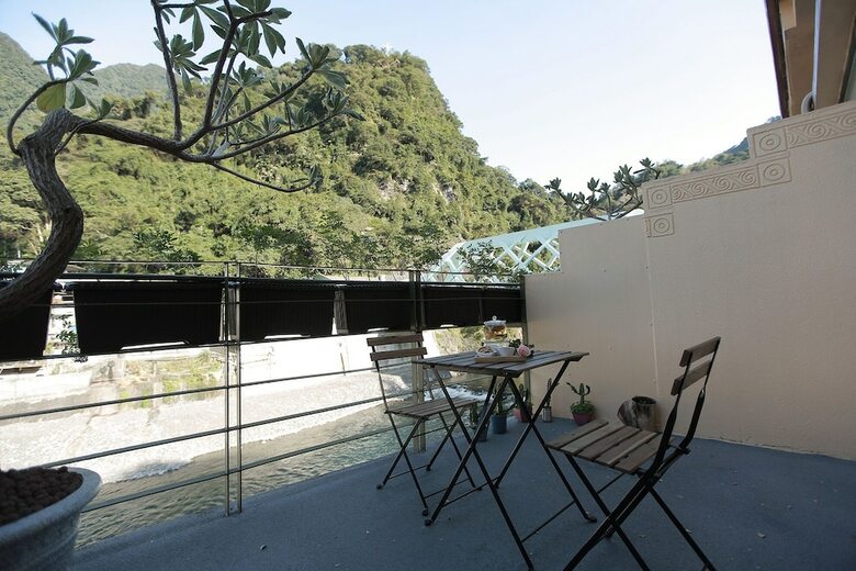 Bed & Breakfast Wulai Shui An Hot Spring House