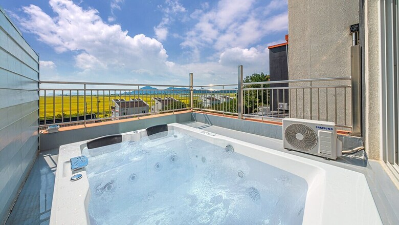 The Sky Pool Villa