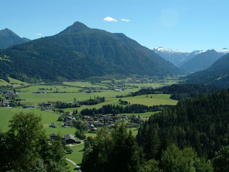 Apartamentos Spacious Chalet In Flachau With Sauna