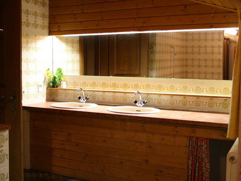 Apartamentos Spacious Chalet In Flachau With Sauna