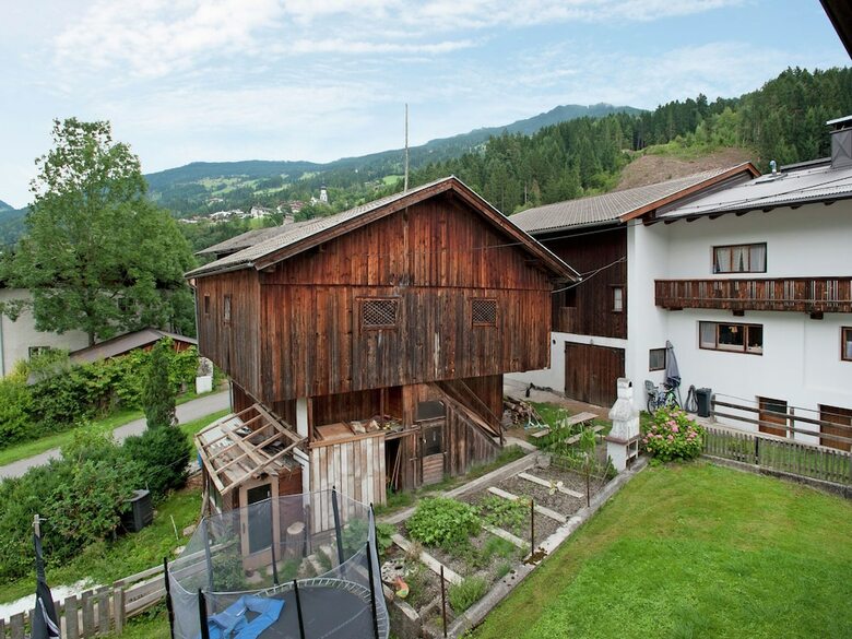 Spacious Apartment In Hart Im Zillertal With Balcony