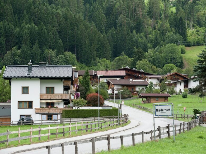 Spacious Apartment In Hart Im Zillertal With Balcony