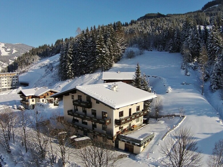 Warm Apartment In Saalbach Near Ski Area