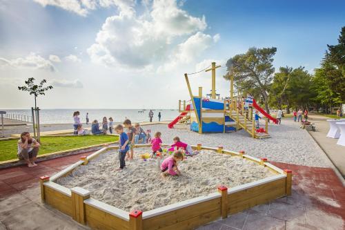 Adria Apartments - Hotel & Resort Adria Ankaran