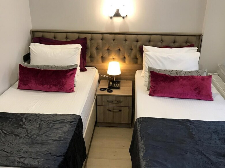 Port Di Pera Hotel