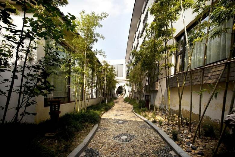 Garden Hotel