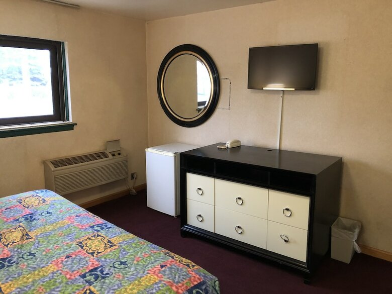 Edgebrook Motel