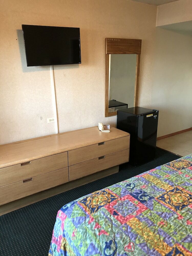 Edgebrook Motel
