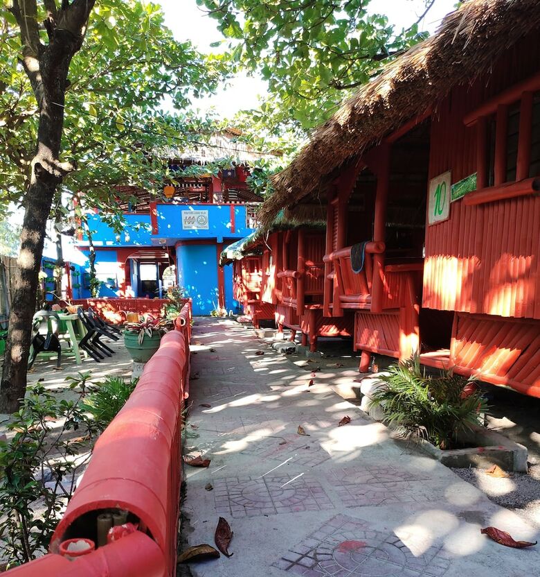 Hotel Raphaels Bamboo Beach Resort