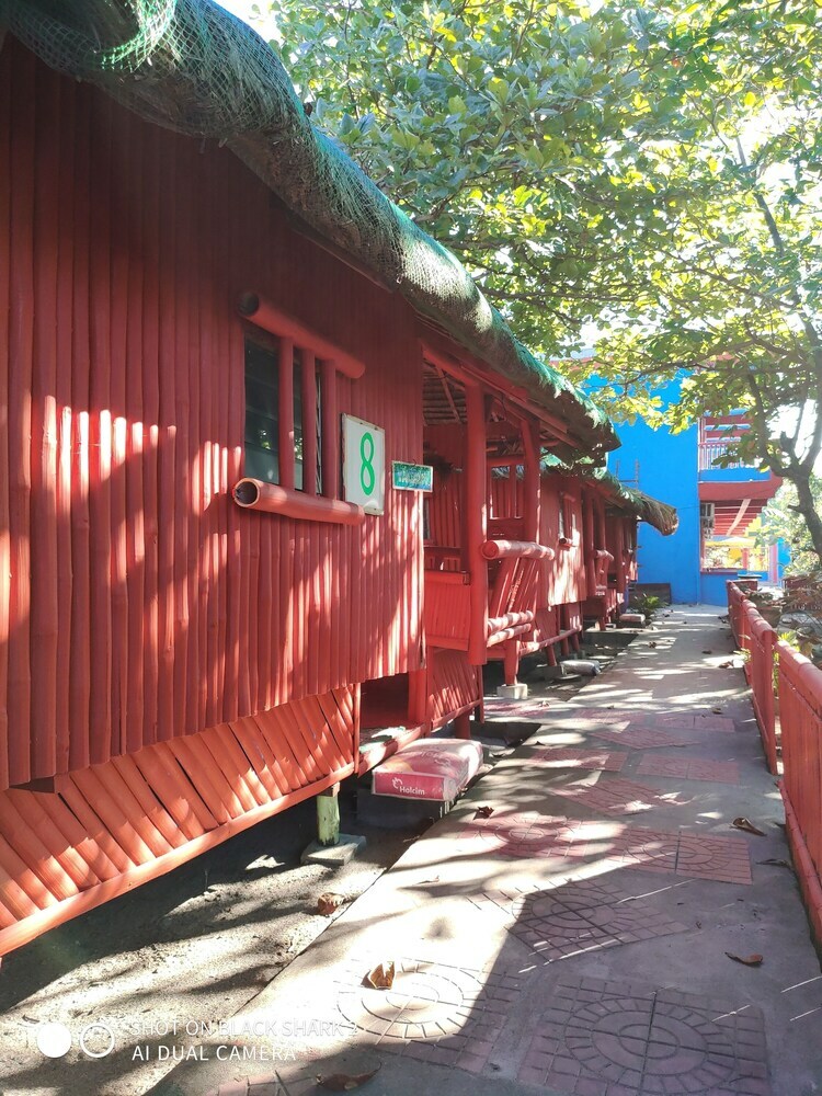 Hotel Raphaels Bamboo Beach Resort