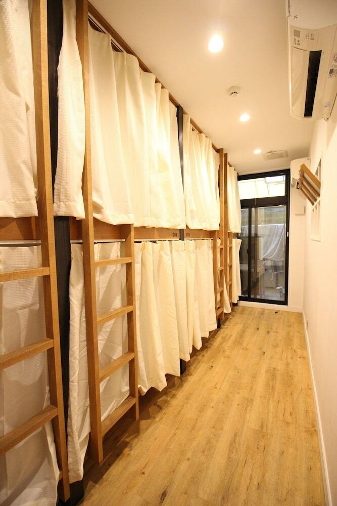 Hostal The Next Door - Hostel