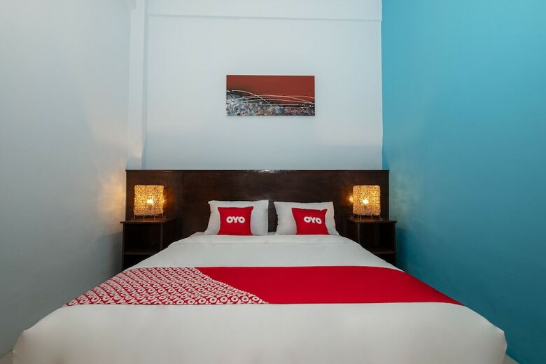 Hostal Oyo 2450 Hening Homestay