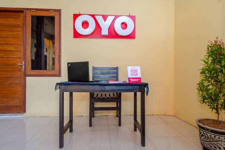 Hostal Oyo 2450 Hening Homestay