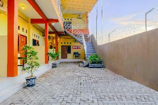 Hostal Oyo 2450 Hening Homestay