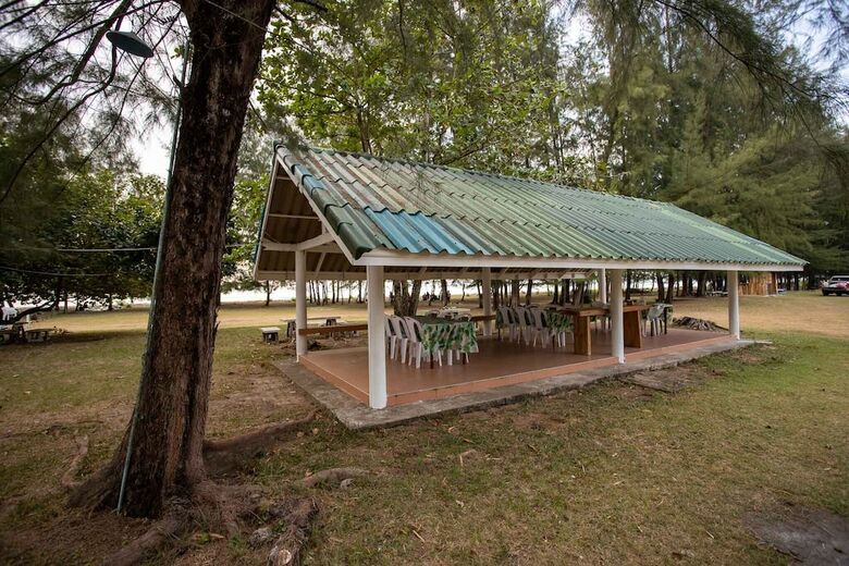 Hotel Bangben Beachfront Resort