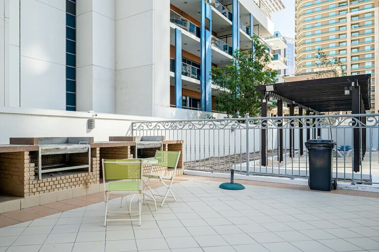 Apartamento Luton Vacation Homes Marina Residence