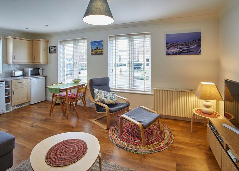 Whitehall 1 Apartment
