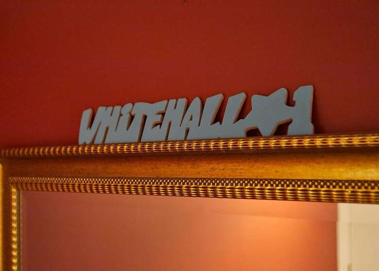 Whitehall 1 Apartment