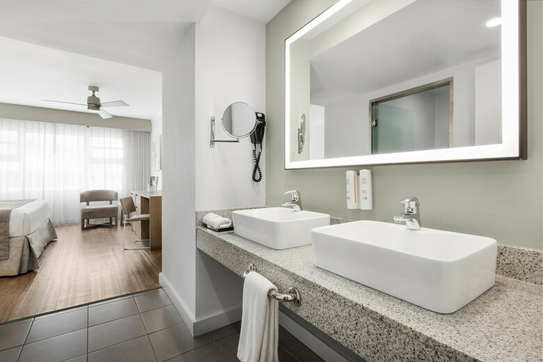 Hotel Riu Plaza Miami Beach