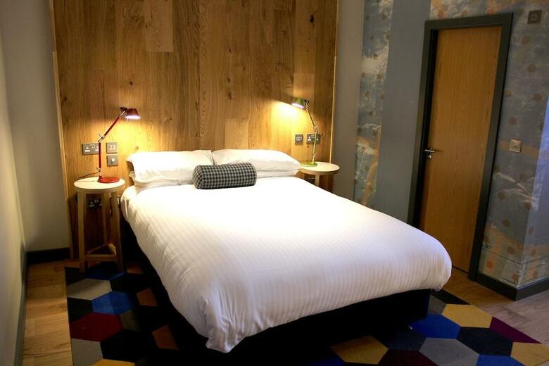 Hotel Cairn Newcastle