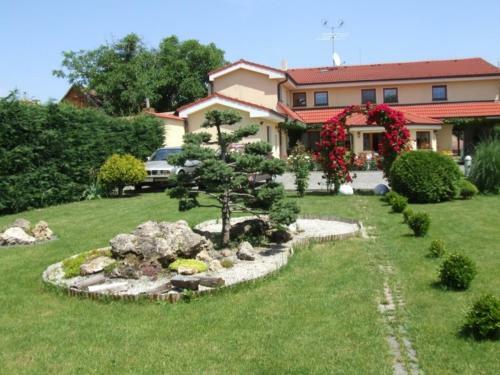 Hostal Penzion 77