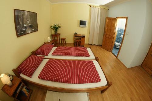 Hostal Penzion Portus