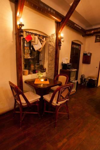 Hostal Penzion Portus