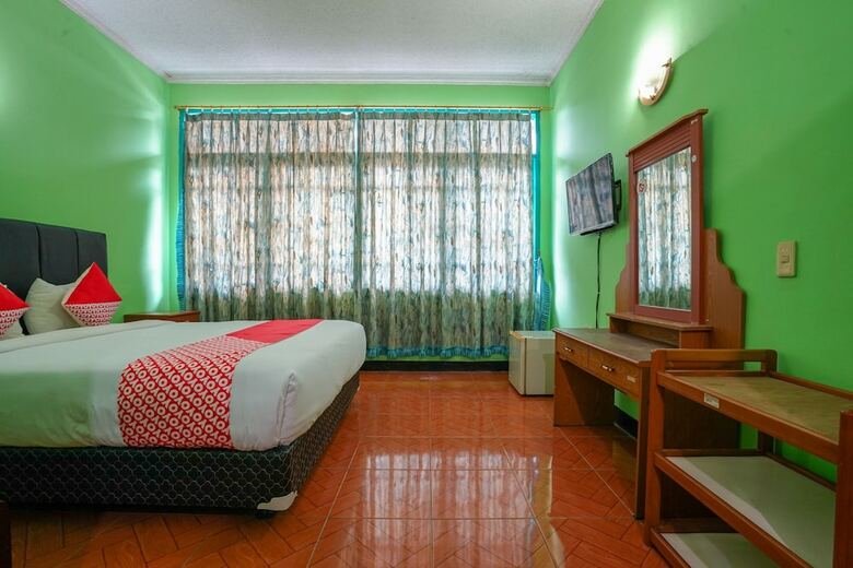Hostal Oyo 1389 Hotel Carissima