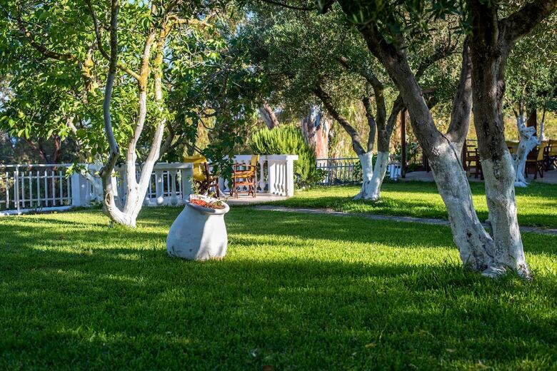 Apartamentos Zoumpouli Village