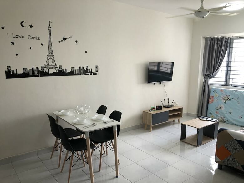 Apartamentos Cozy Homestay At Main Place