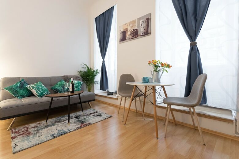 Apartamentos 30sqm Studio-near Danube-15 Min. Center