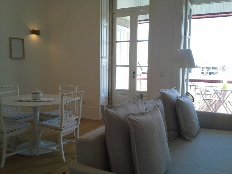 Apartamentos Live Porto & Douro - Duque Loul� IV