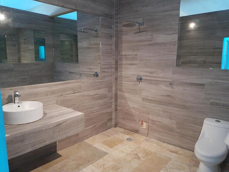 Hotel Suites Aeropuerto 24/7