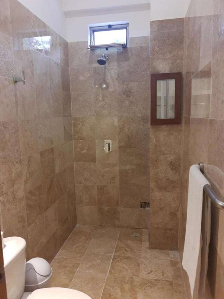 Hotel Suites Aeropuerto 24/7